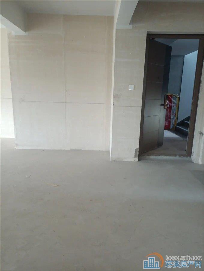 江樾潮启141平洋房带车位毛坯满2