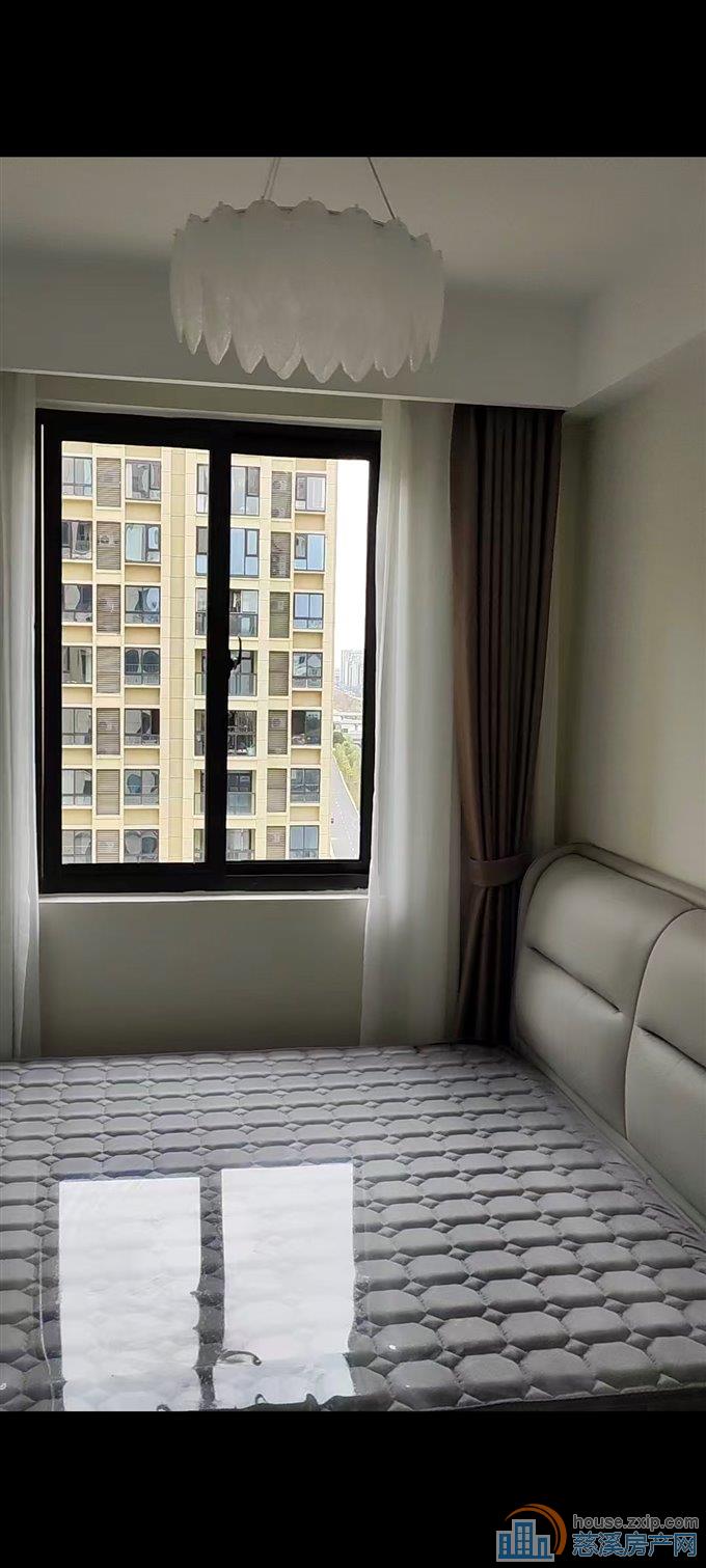 观湖佳苑南北通  2室  2700/月