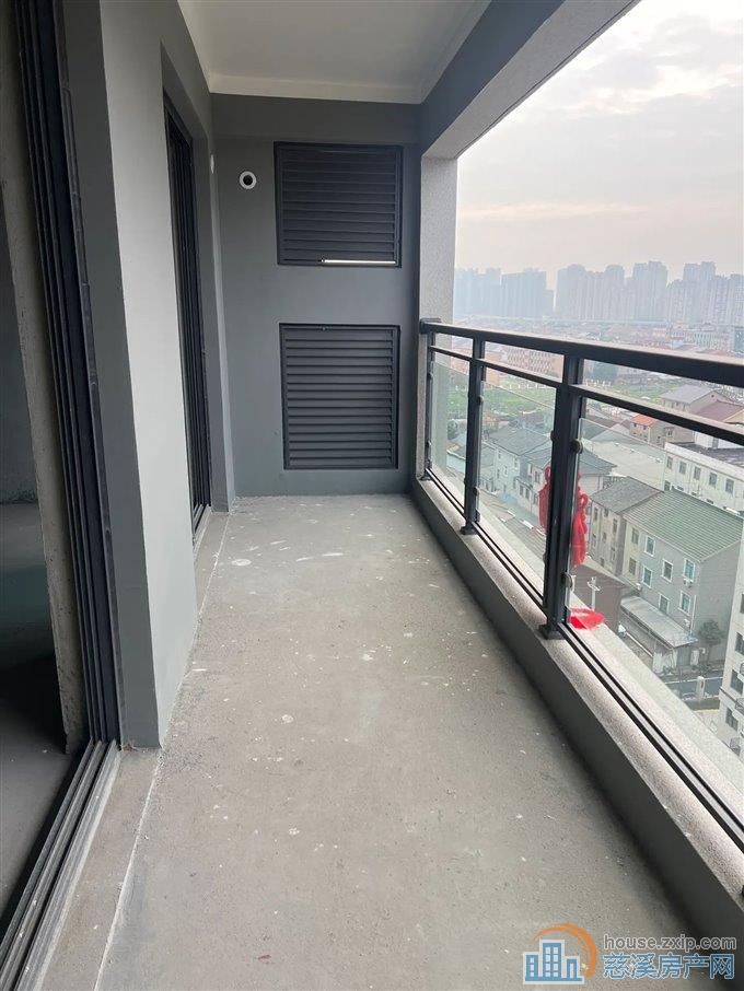 悦翠云庭 毛坯112平方110.8万边套