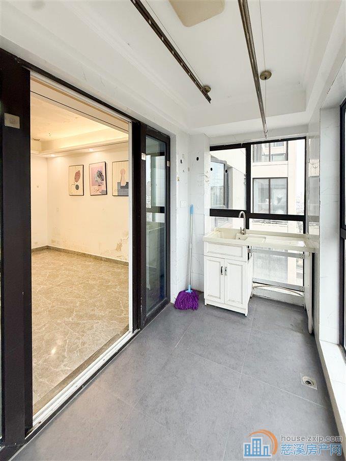 俯院江南北区126平140万黄金楼层