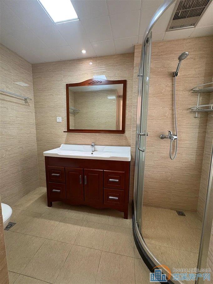 界牌新村 精装修 黄金楼层 带车位杂物间