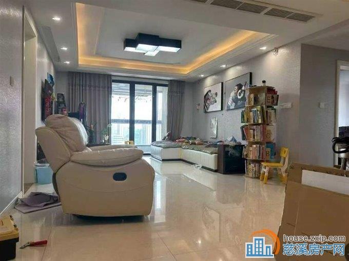 保利二期天悦湾137平方精装136万