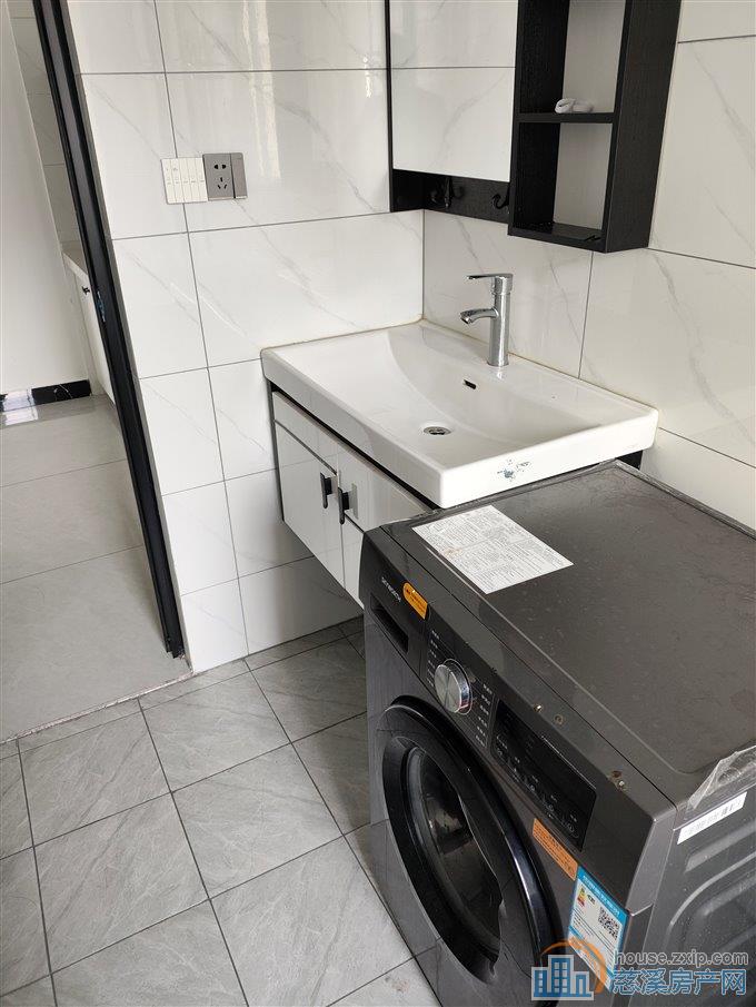 新河坊   悦未来  二室   3000