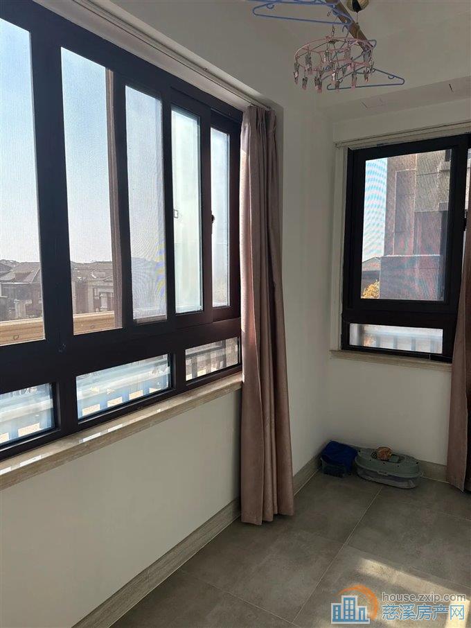 白金湾144平145万精装保养好绿城物业