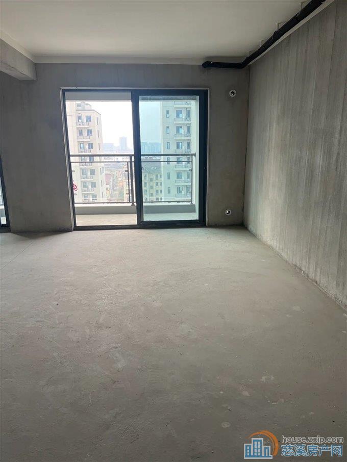 悦翠云庭 毛坯112平方110.8万边套