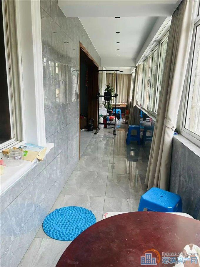 清泰公寓南区 精装 ZUI佳楼层 大阳台