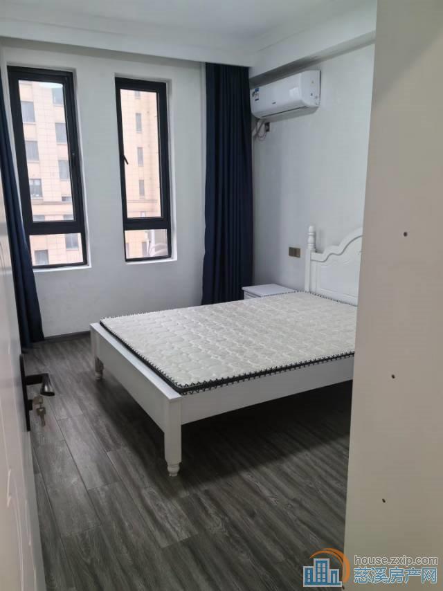 新潮塘南苑电梯房161平车位精装175万