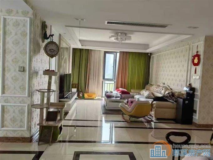 界牌新村145平三室两厅精装162万