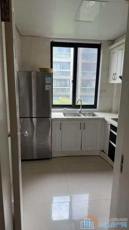 城市桃源90平电梯精装好楼层满2年