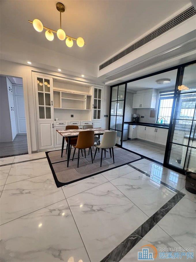 园丁新村 精装137平方99.8万低总价