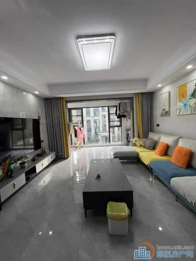 阅江府边套精装送家具133平四室228万