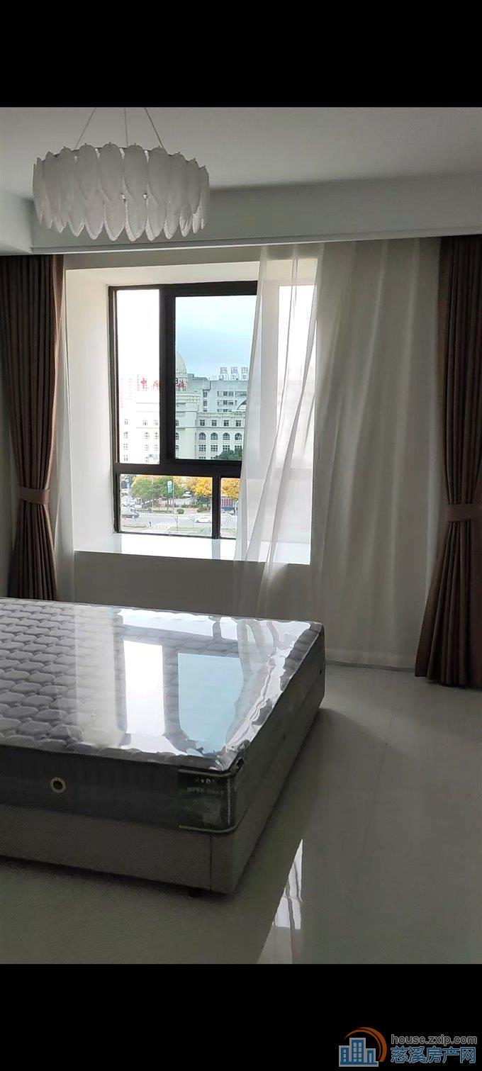 观湖佳苑南北通  2室  2700/月