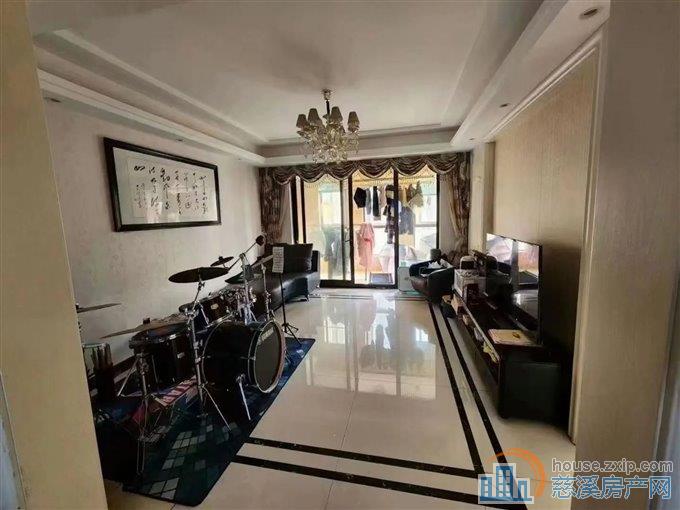 凯旋门精装修143平,238万