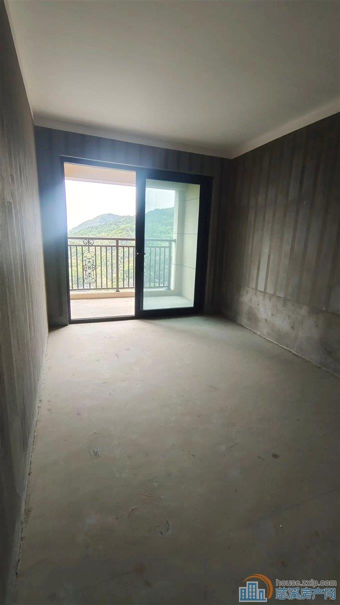 江滨之城 山景苑118平155万 双阳台