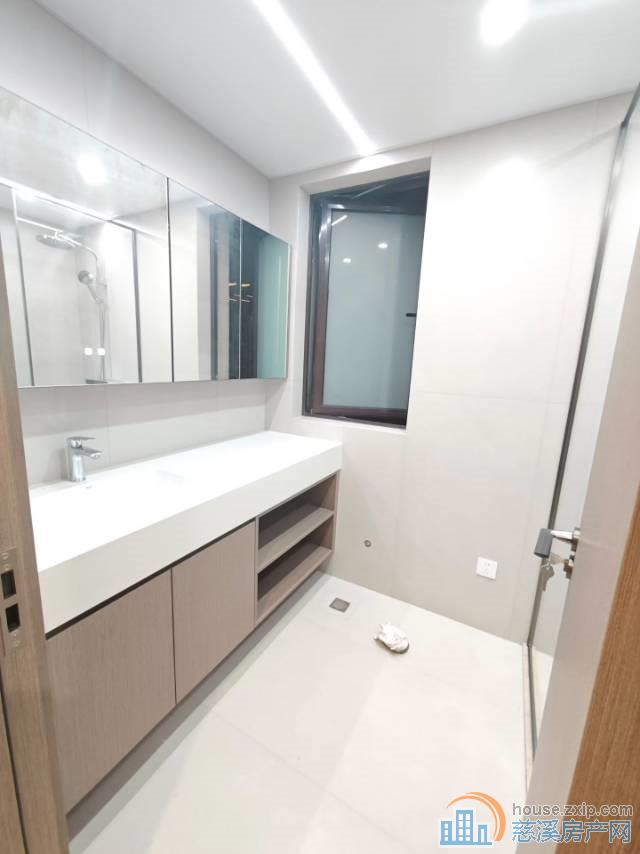 中海湖心半岛127平方豪装3室278万