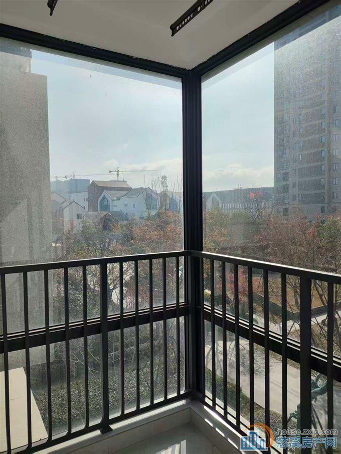 泊蔚里三室南北通透带车位 3600/月