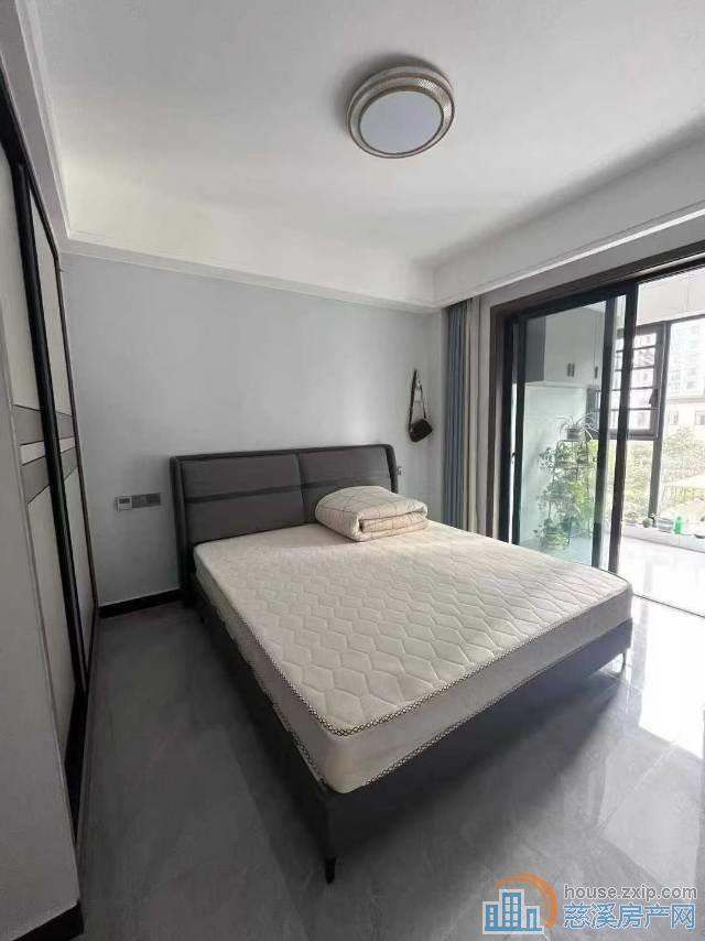 阅江府边套精装送家具133平四室228万