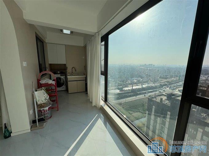 天铂佳苑93平115万送车位