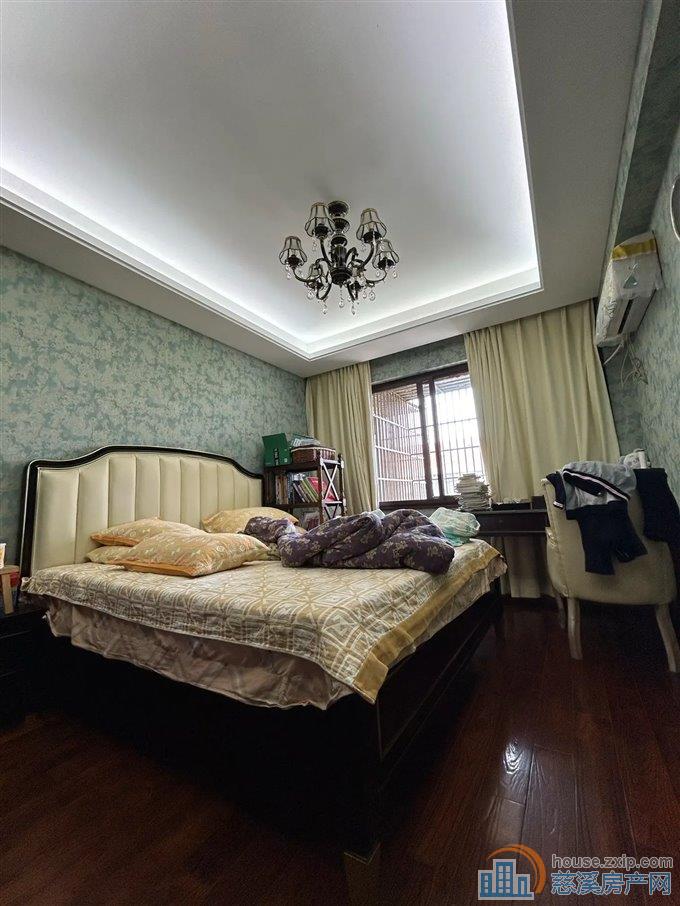 特价 孙塘新村新装修 保养很好  带朝南