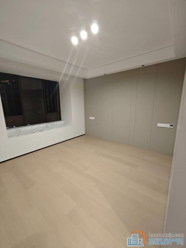 中海湖心半岛127平方豪装3室278万