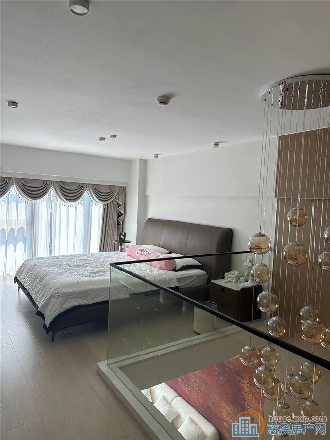 水映天成 复式公寓 精装