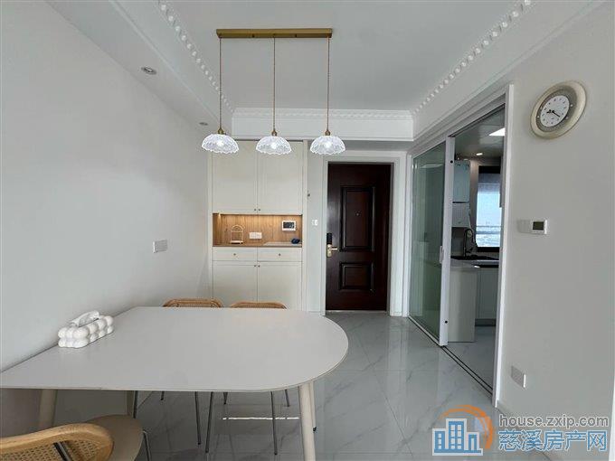 天铂佳苑 精装93平99.8万带车位