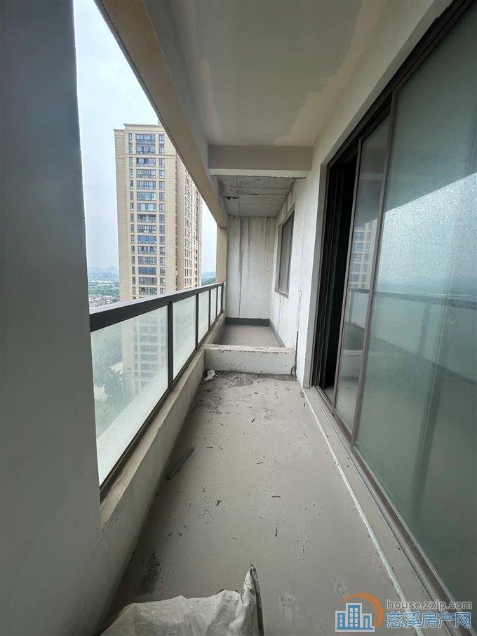 峙山庄园140平3室凤凰楼层带车位