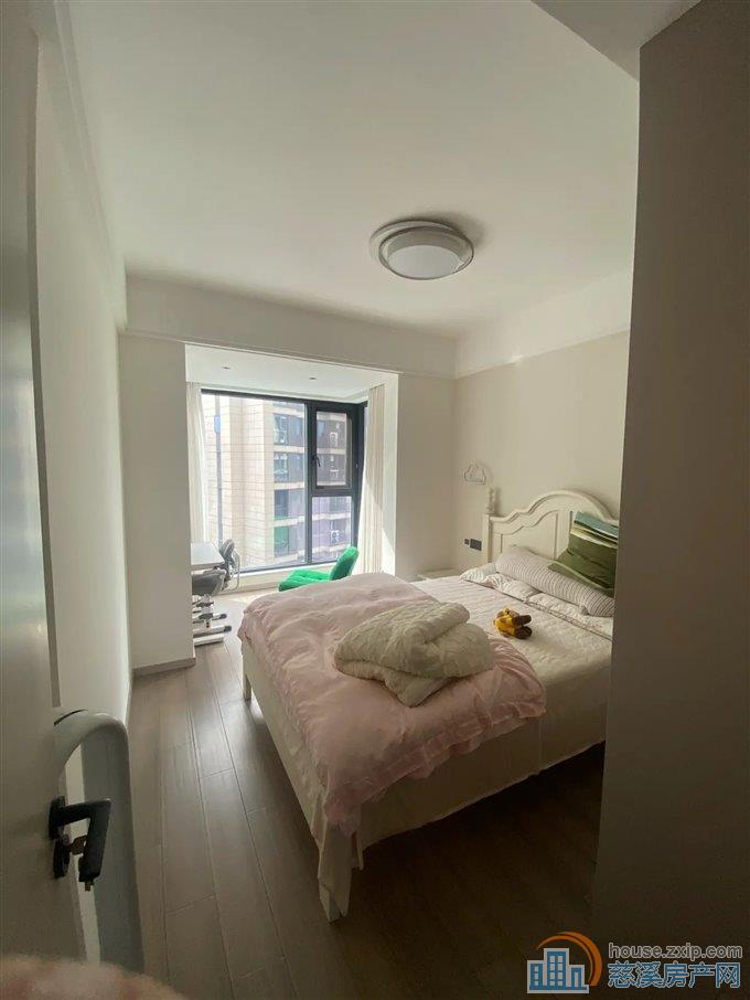 江樾潮启130平225万精装修四居室