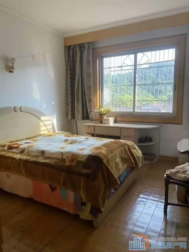 慈溪山庄4楼位置佳141平车库91.8万