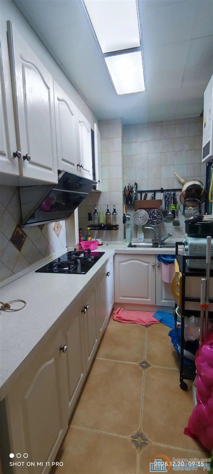 人和家园洋房87平方122万带车位杂物间