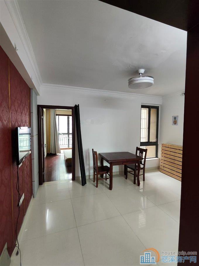 人和家园75平精装两室首次出租