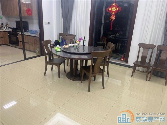 双囍花园 全新婚装 256平 428万