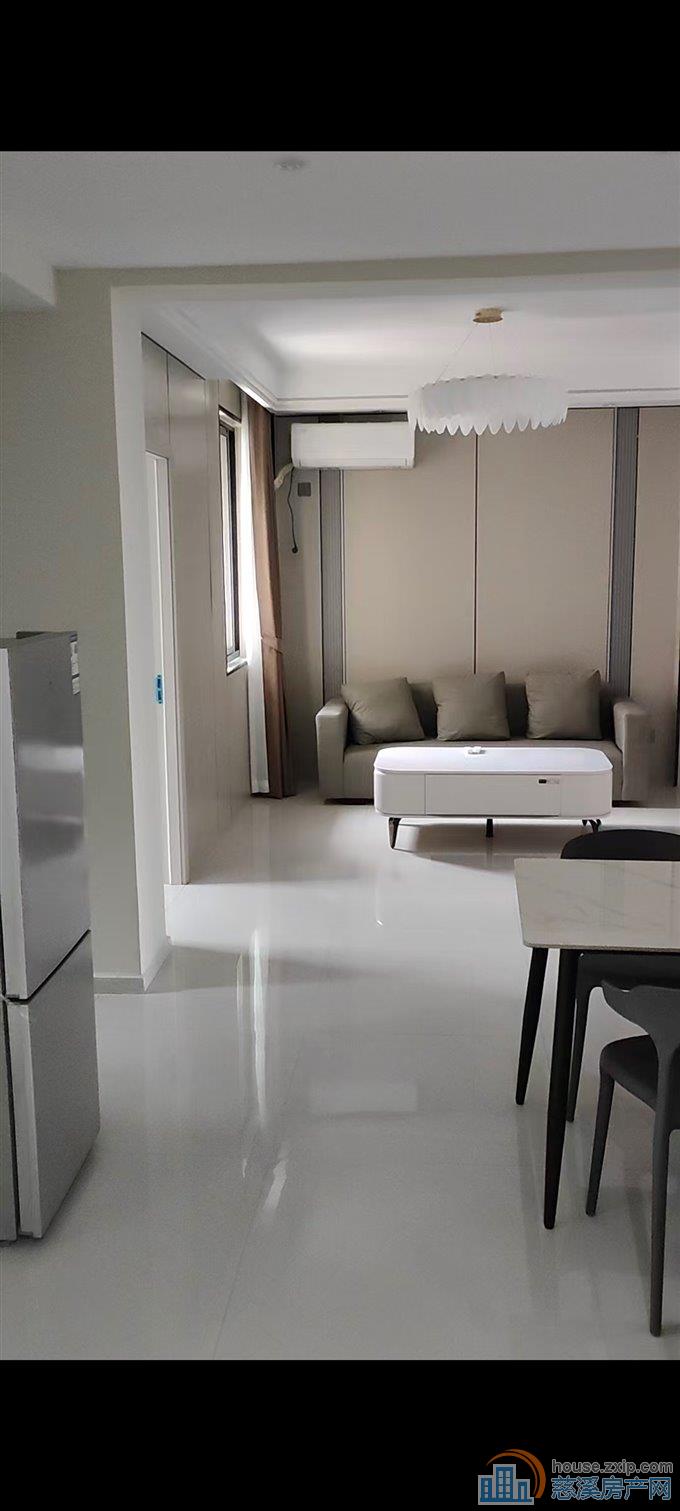 观湖佳苑南北通  2室  2700/月