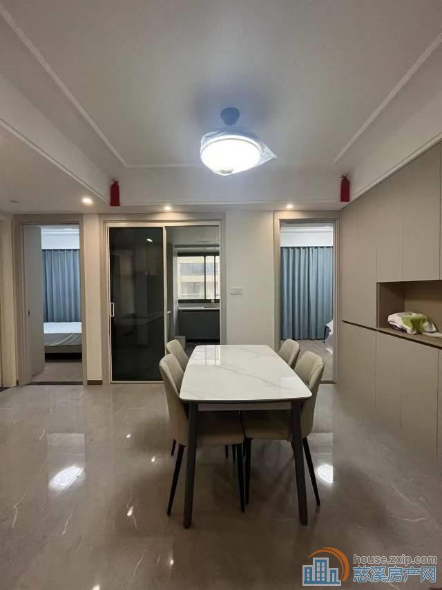 华鸿大发誉林府洋房112平精车位228万