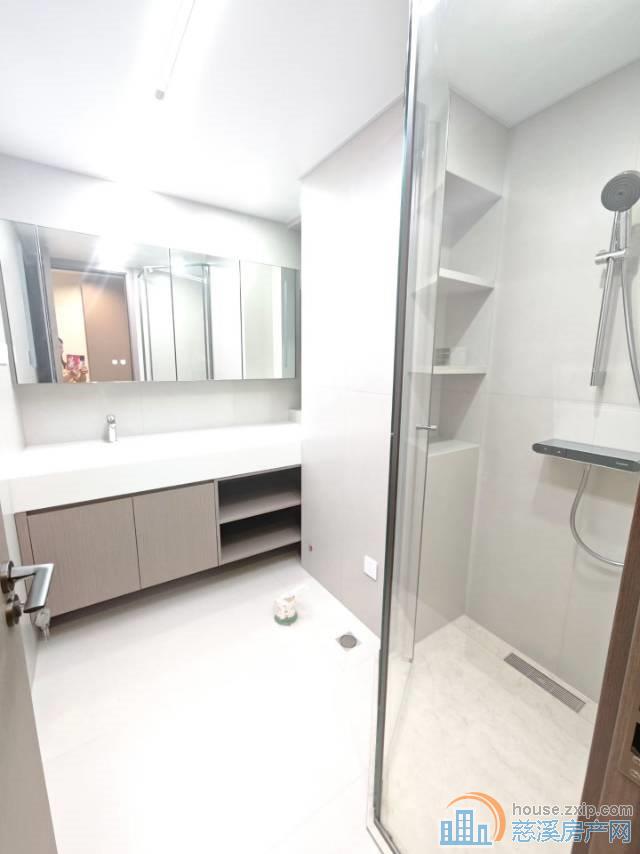 中海湖心半岛127平方豪装3室278万