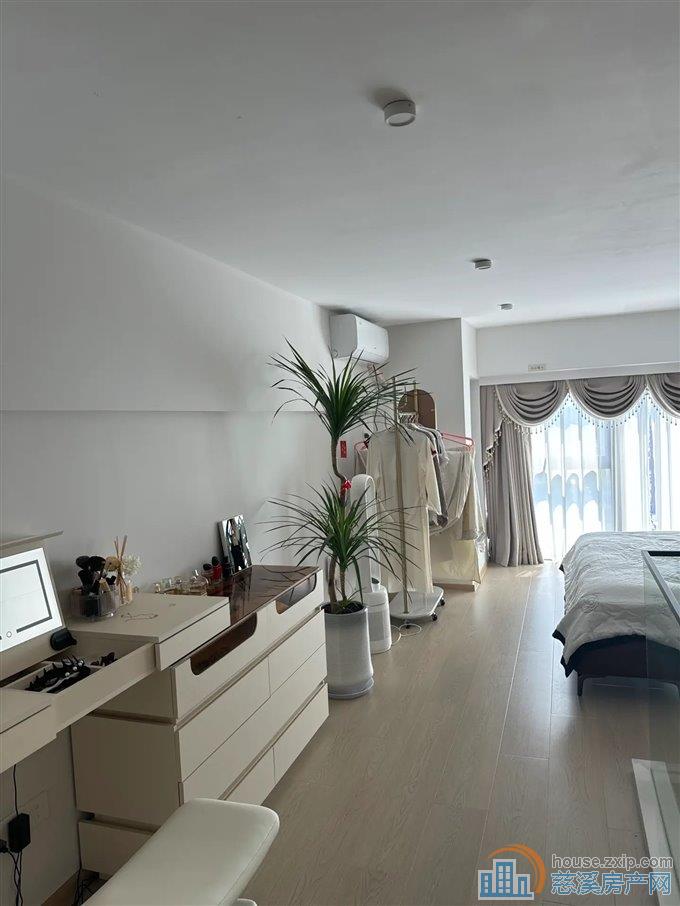 水映天成 复式公寓 精装