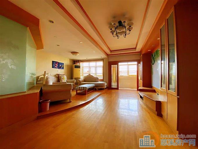 实验小学附近140平三室二卫2000元