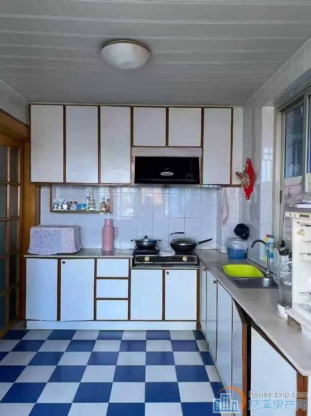 慈溪山庄4楼位置佳141平车库91.8万