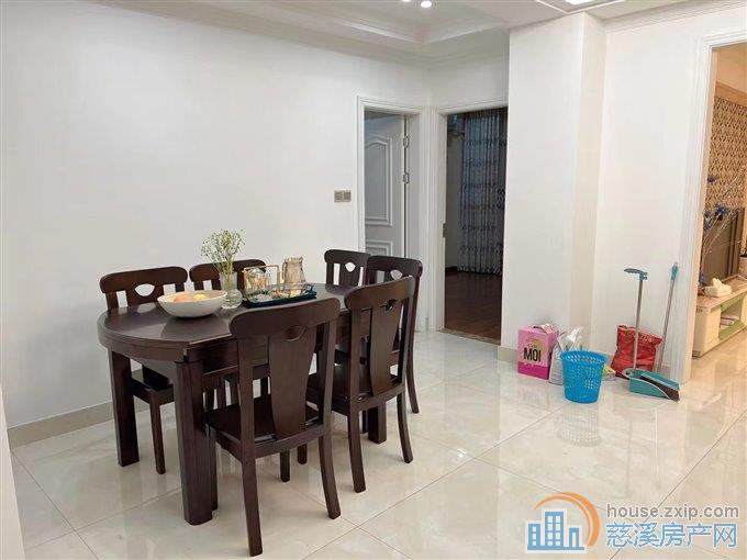 和润公寓 精装132平方109.8万