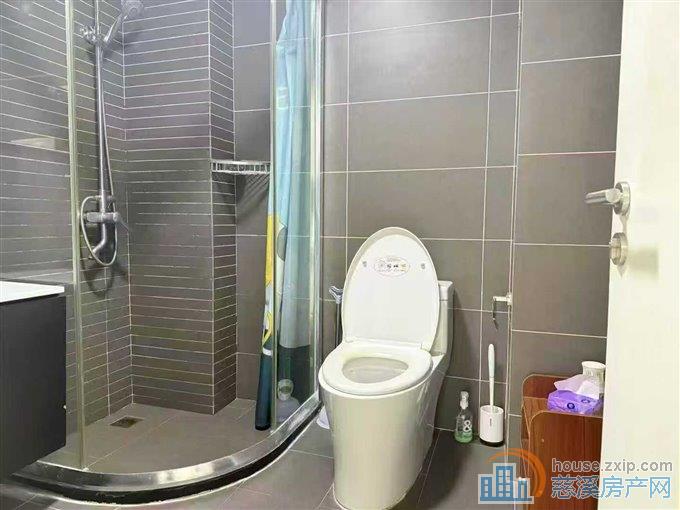 特价和润公寓128平精装带大车库满2年