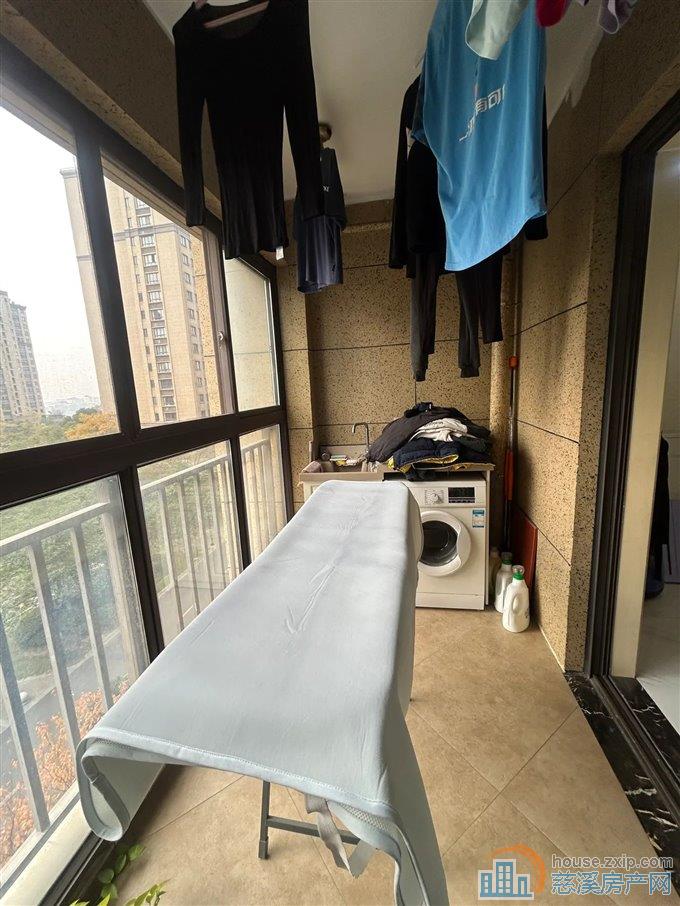 白金湾132平125.8万绿城物业