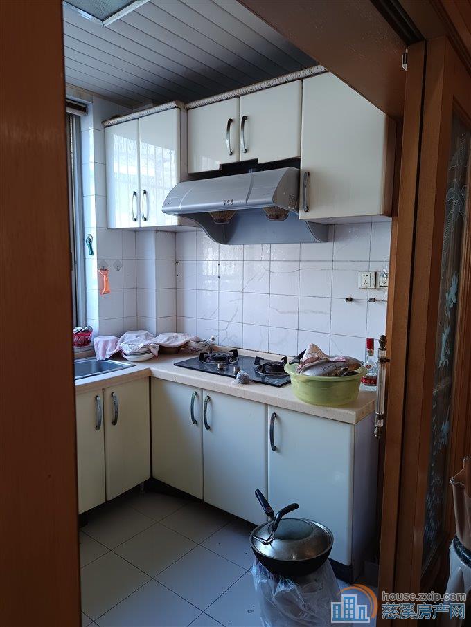 虞波北园中层140平方米142万