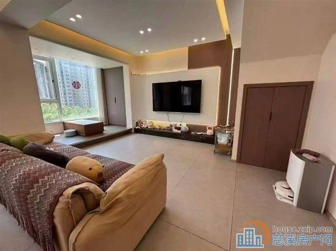 檀悦府上叠建面134平精装车位265万