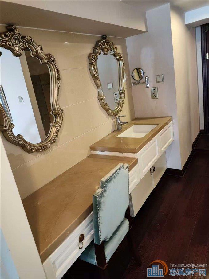 环球酒店伯爵公馆复式   近上林坊银泰