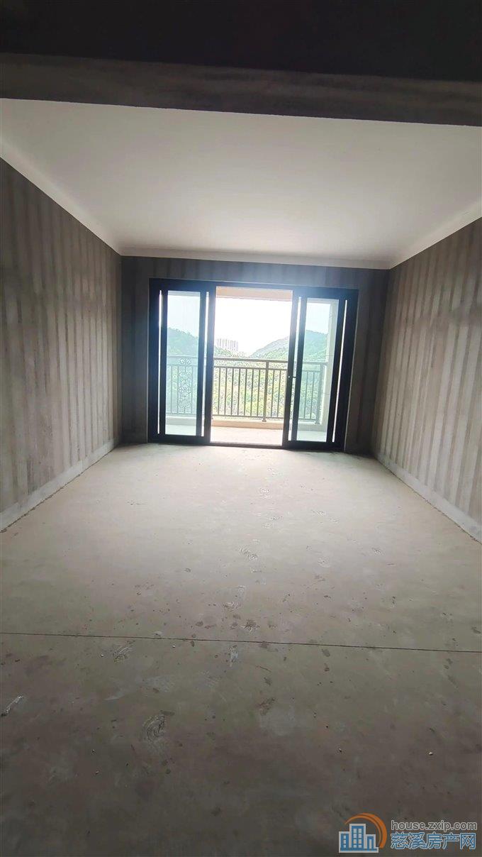 江滨之城 山景苑118平155万 双阳台