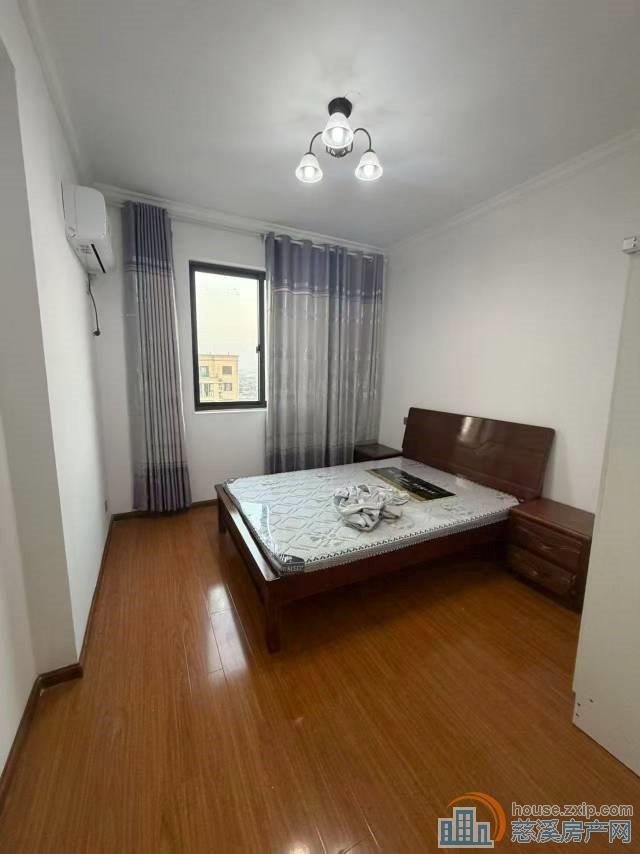 鸣北小区面积105平精装修98万