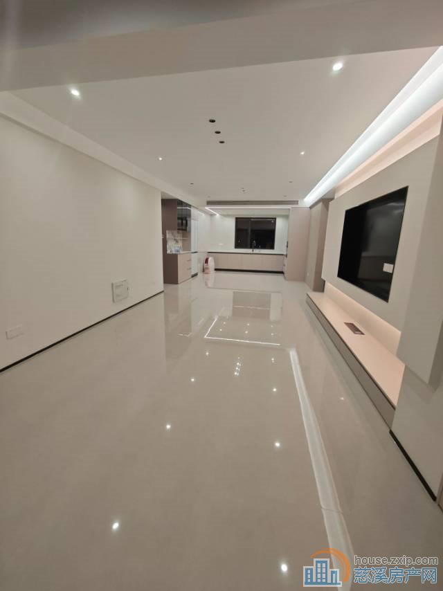 中海湖心半岛127平方豪装3室278万