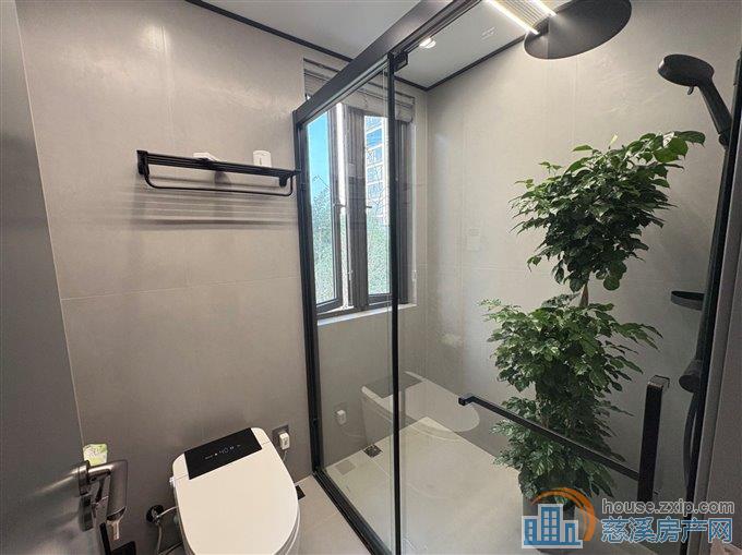 捡漏：天铂佳苑 洋房朝南四间精装全送