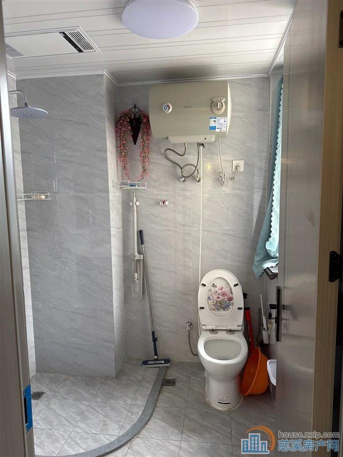   锦文佳苑   满2年 有车位杂物间