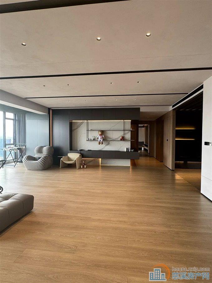 云顶 精装修 382平 1680万